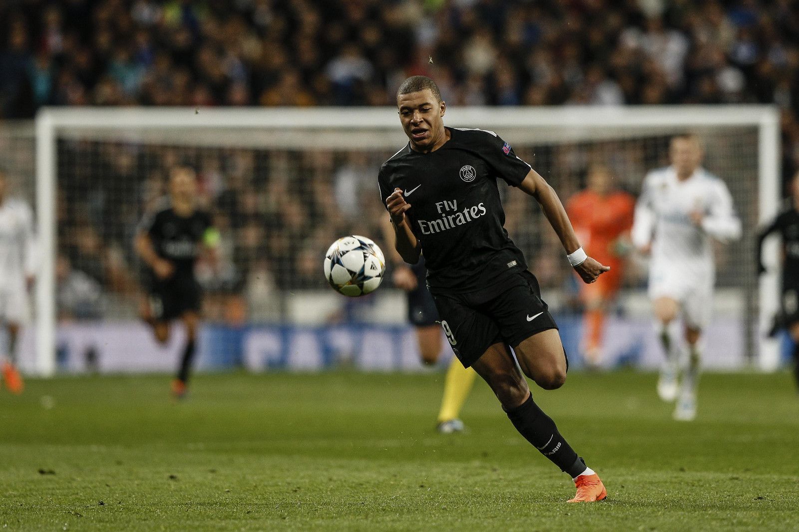 西甲：巴萨主场4-1大胜瓦伦西亚（西甲：巴塞罗那主场4比1击败瓦伦西亚）