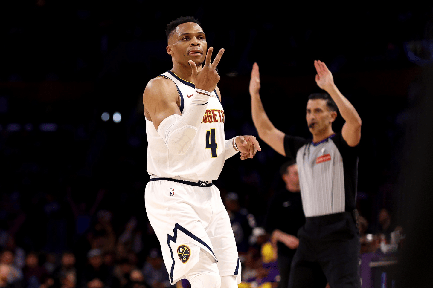 本泽马：皇马缺少有经验的人，能站出来说“这个地方你做错了”（本泽马：皇马缺少经验领袖，能站出来说“这里你做错了”的人太少）