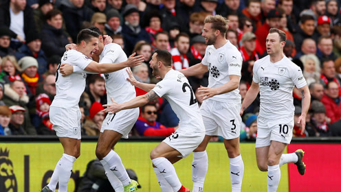 英超前瞻：水晶宫近5场联赛4次零封，富勒姆主场战斗力强悍（英超前瞻：水晶宫近5轮4场零封，富勒姆主场强势十足）