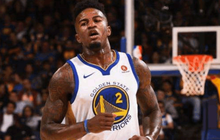 公牛和步行者首节0罚球&1犯规，而第二节共计11次罚球&11次犯规（公牛与步行者首节零罚仅1犯，次节合计11罚11犯）