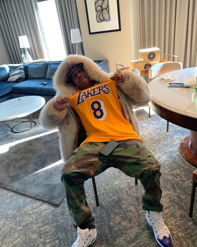 内马尔伤愈回归展现无解技术（内马尔伤愈归来再现无解神技）