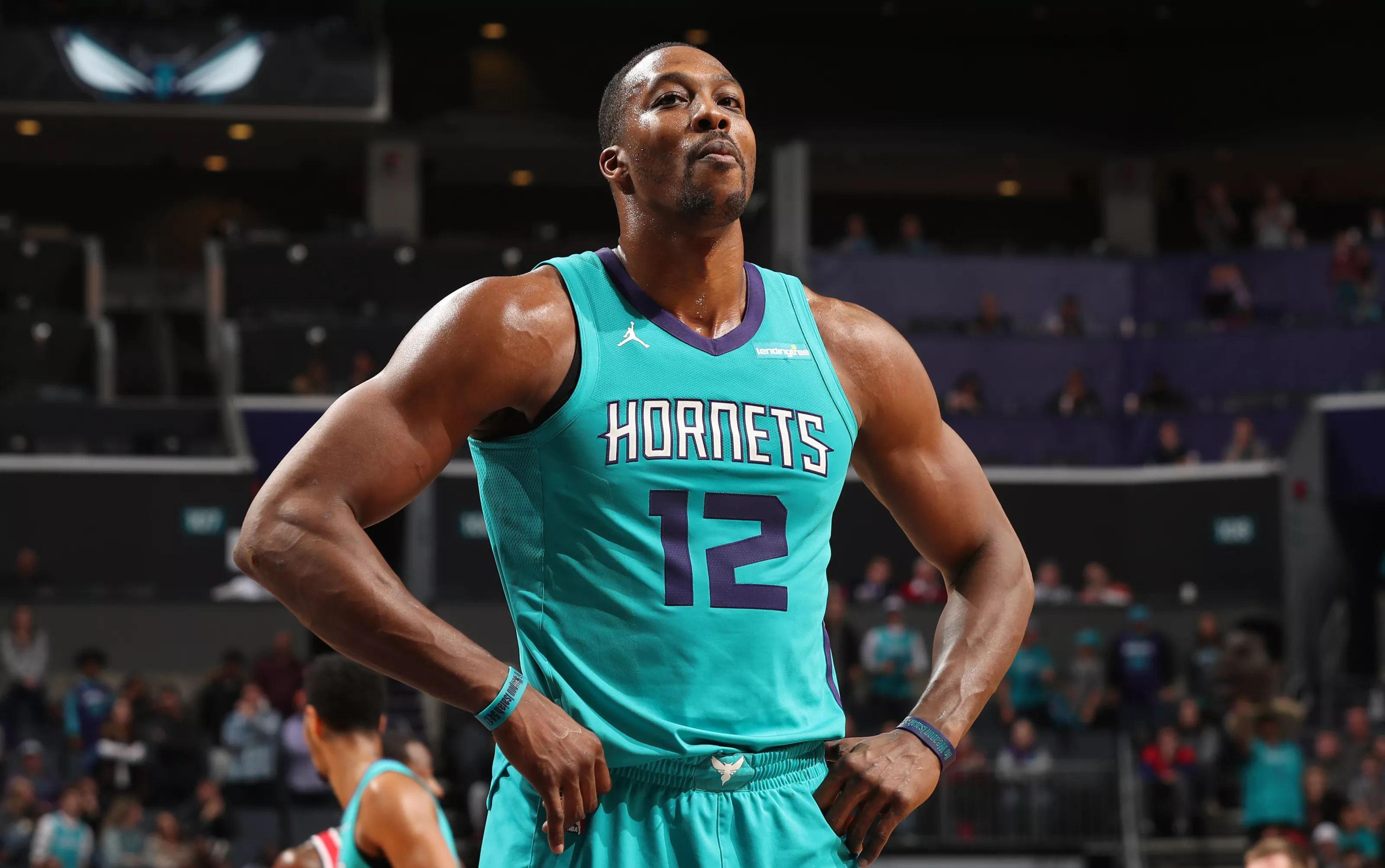 米罗半场4罚1中！美记：拿着几百万美元却连罚球都不会（米罗半场罚球4次仅命中1球，美记者怒喷：拿着几百万美元却连罚球都不会）