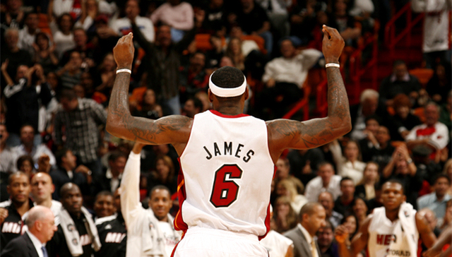 卡卢卢：斯帕莱蒂要求很高；我们可以随时切换三后卫或四后卫（卡卢卢：斯帕莱蒂标准很高，球队可随时在三后卫与四后卫间切换）