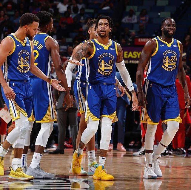 一掌给曼联“打懵”了？盖耶13分钟掌掴队友染红，红魔多打一人却输球（盖耶13分钟掌掴队友吃红，曼联多打一人仍告负）