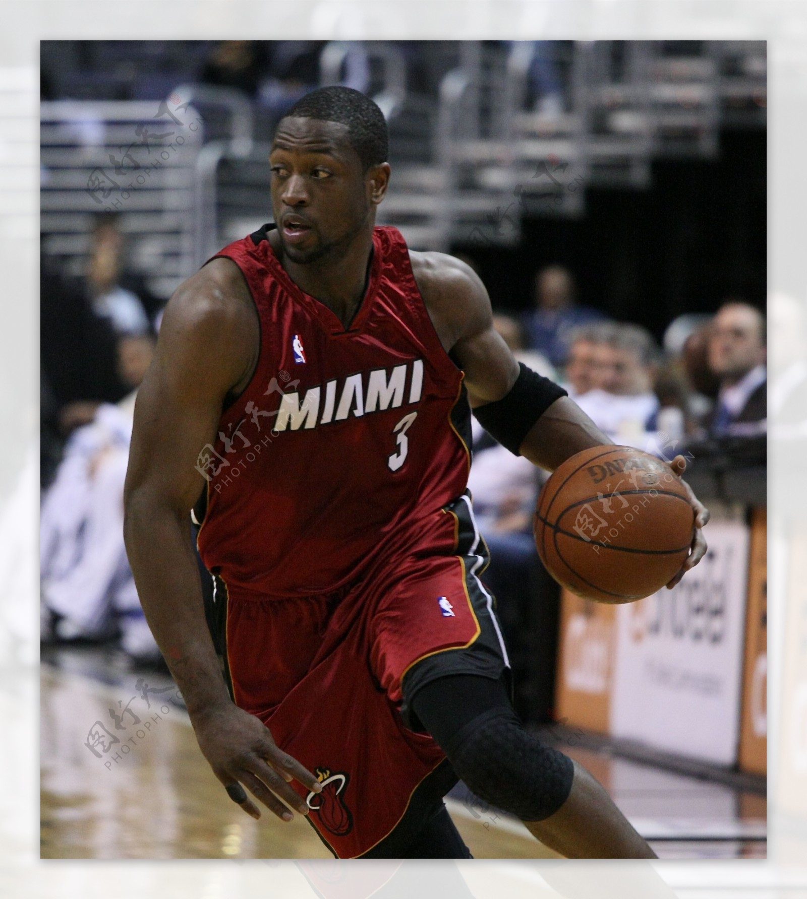 足球国足青训成果显现，小将成多队抢手货（国足青训见成效 多队竞逐潜力新星）