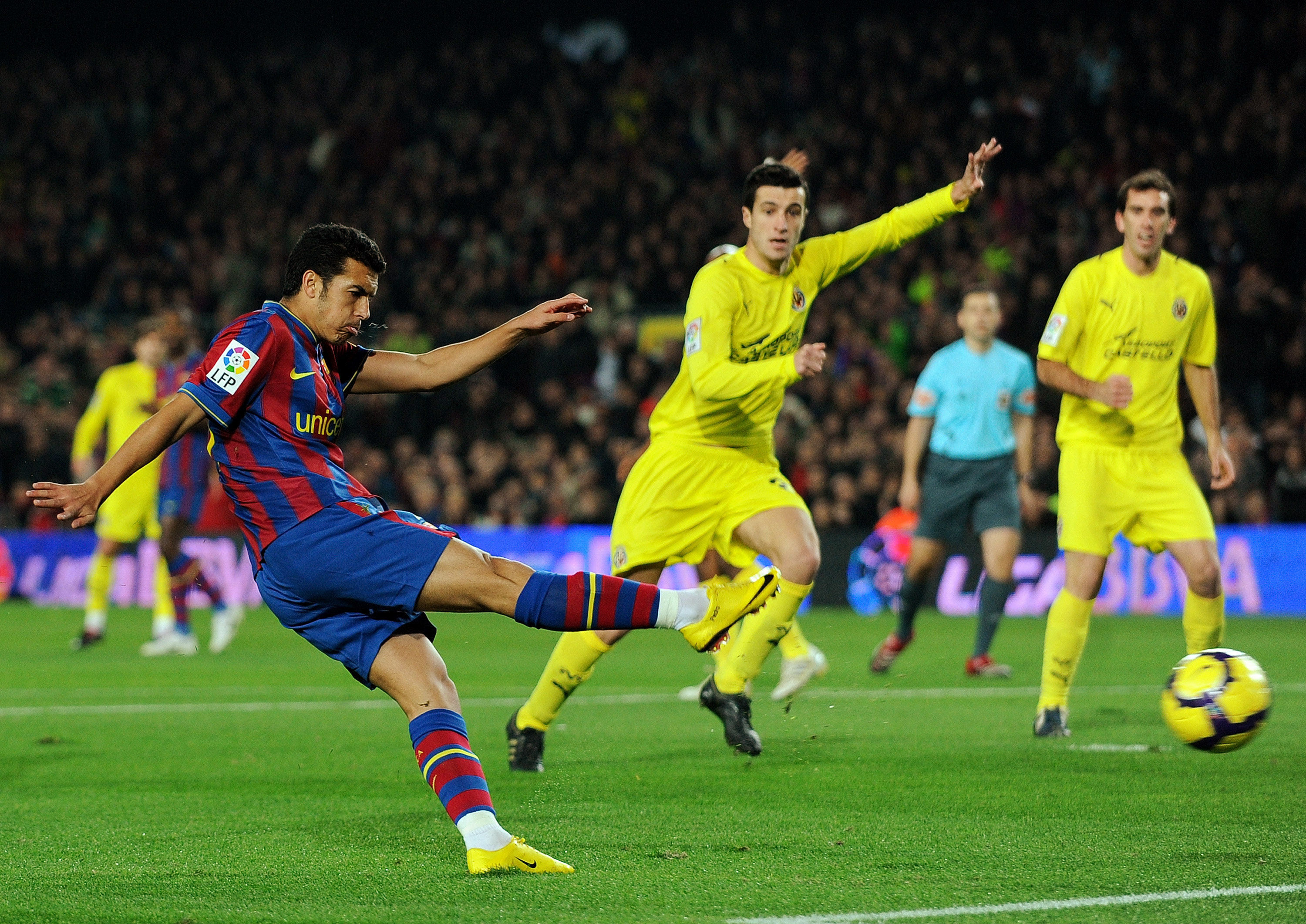 梅西在世界杯踢欧洲球队6进球6助攻！C罗踢南美是0进球0助攻！（世界杯数据：梅西对欧洲队6球6助，C罗对南美0球0助）