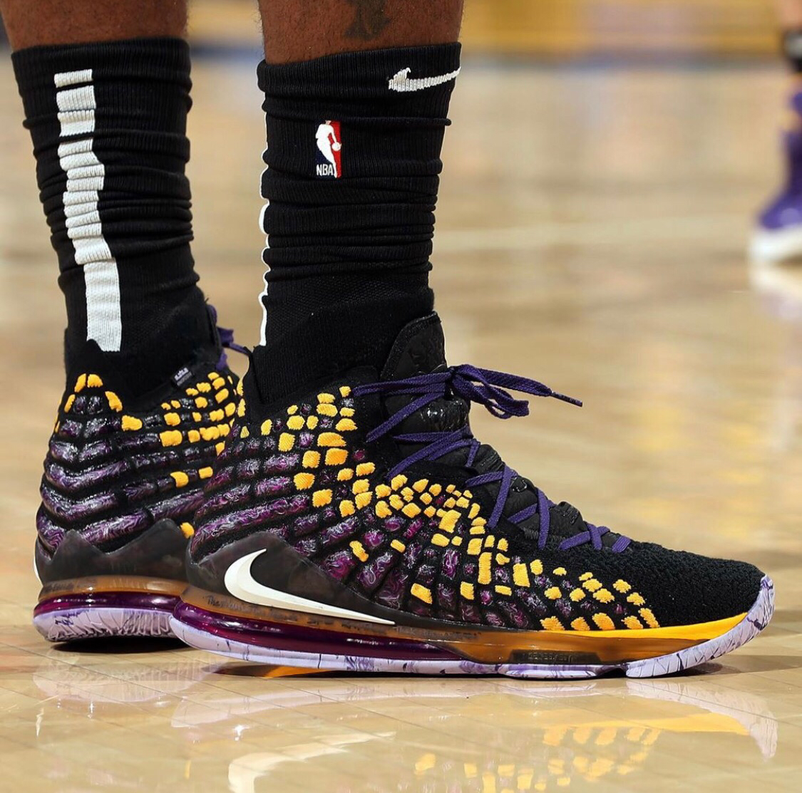 离谱到夸张！森林狼末节三分钟时间狂轰16-2距离掘金仅差1分（末节三分钟掀16-2狂潮，森林狼将分差追至1分紧逼掘金）