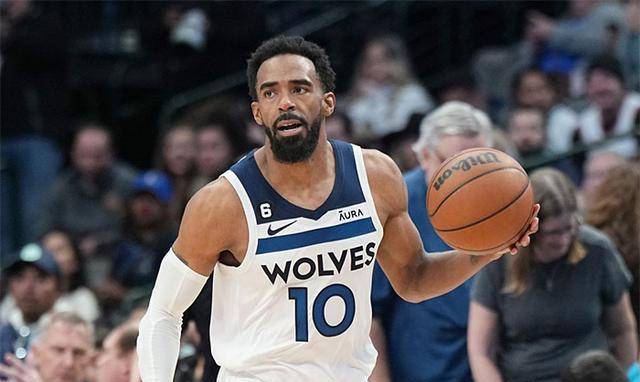 梅西因为足球改变性格！从天生内向到绝对领袖！（足球重塑梅西：从内向少年蜕变为绝对领袖）