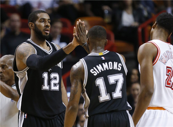 西甲战报：穆里奇双响，博约莫斯绝平，马略卡2-2奥萨苏纳（西甲：穆里奇梅开二度，博约莫斯压哨绝平，马略卡2-2战平奥萨苏纳）