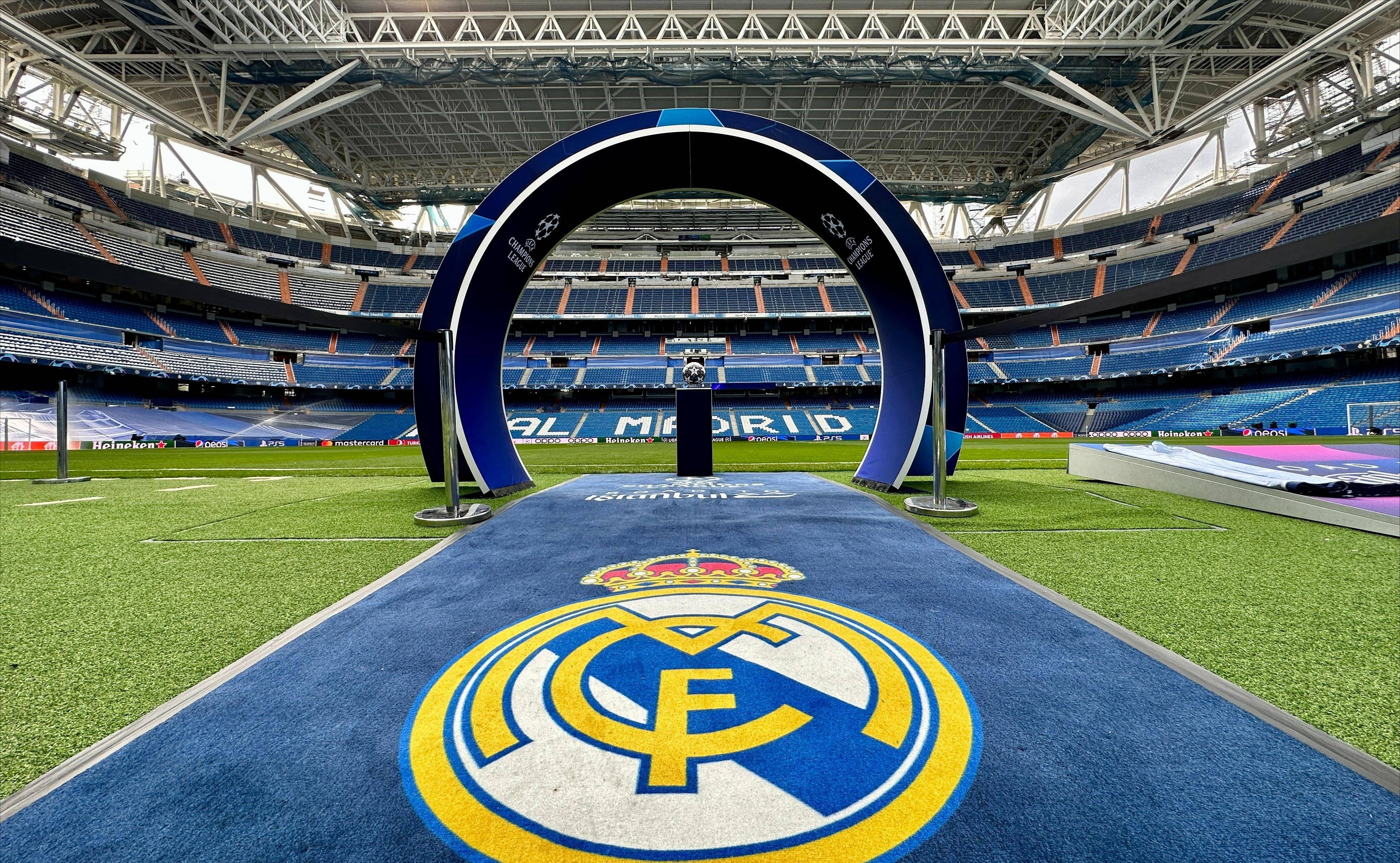 国足未来第一左后卫：华裔球星90万欧转会费登陆波兰联赛！（华裔球星90万欧赴波兰联赛，被看好成国足未来第一左后卫）