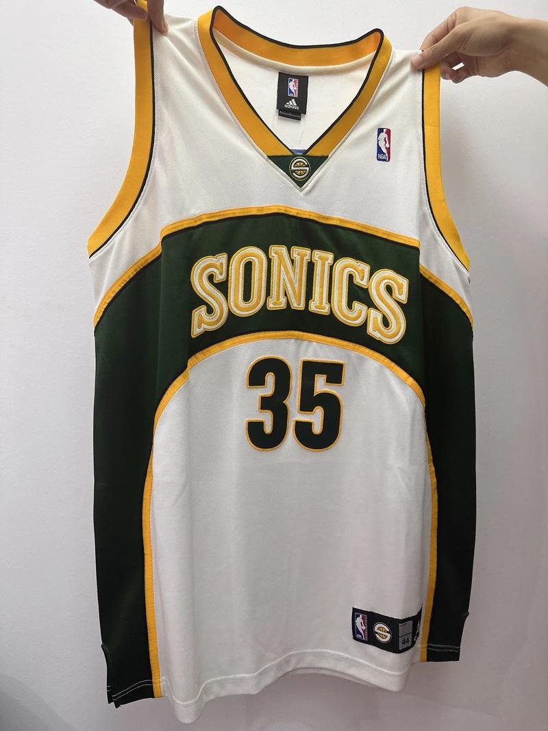 谢泼德展现惊人三分能力（谢泼德三分火力全开）