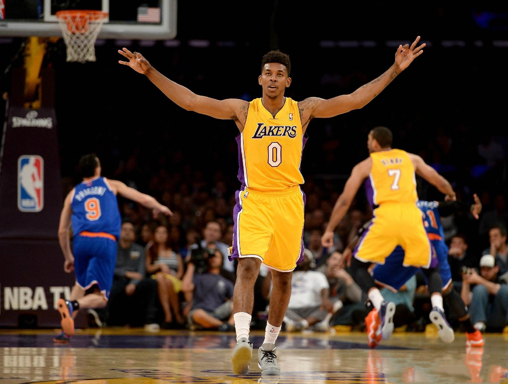 法尔克：拜仁最高可能向于帕开出税前2000万欧的年薪加奖金（法尔克：拜仁最高或向于帕提供税前2000万欧年薪加奖金）