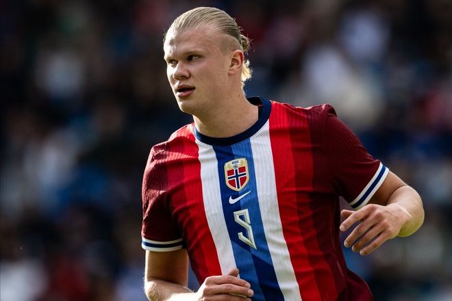 队友为他让球点，暖心瞬间（队友把点球机会让给他，暖心一幕）