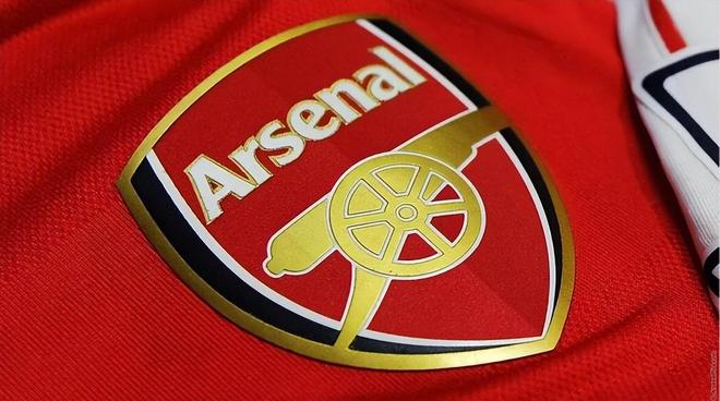 媒体人：今天于汉超将前往教练员培训班报到（媒体人透露：于汉超今日将赴教练员培训班报到）