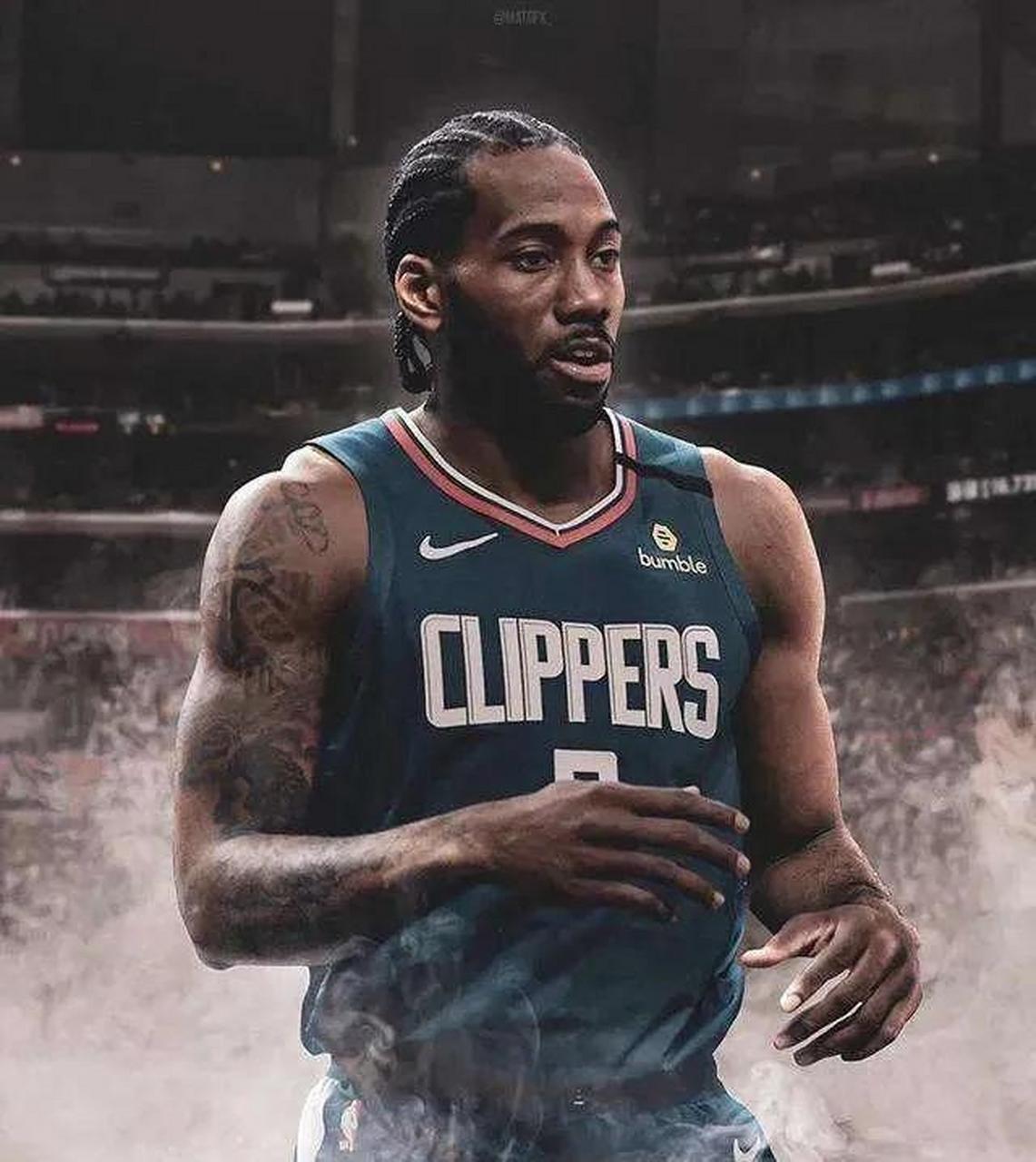 杜兰特篮下强打稳定胜局（杜兰特内线统治锁定胜局）