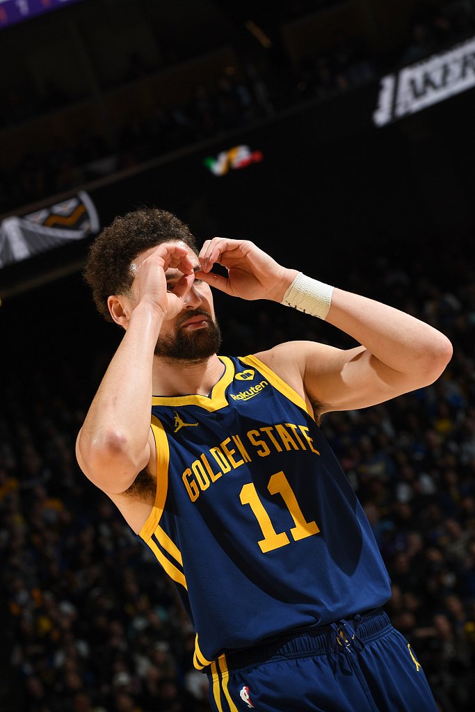 迪克赛季场均仅6.4分！对比上赛季14.4分的表现 下滑幅度巨大（迪克本季场均仅6.4分，相比上季14.4分大幅下滑）