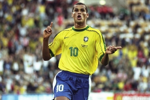 勇士轻取马刺，6将出色，4将及格，3将低迷.